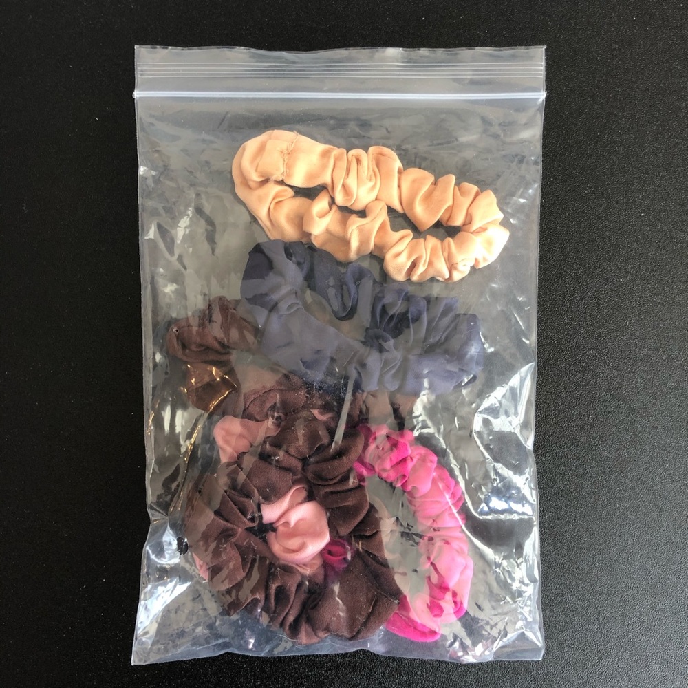 7 PACK MINI SATIN SCRUNCHIES - Picture 2 of 2